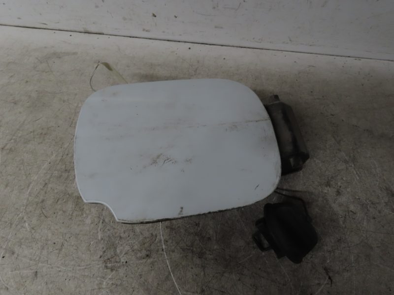 RENAULT-VOLET DE TRAPPE CARBURANT