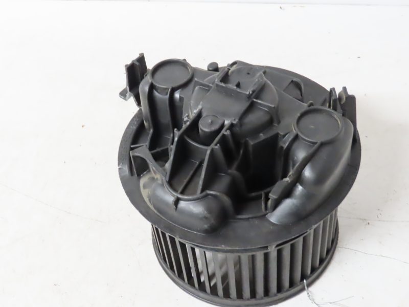 RENAULT-MOTEUR VENTILATEUR CHAUFFAGE