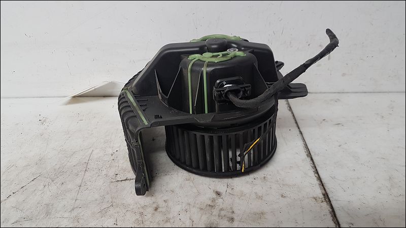 RENAULT-MOTEUR VENTILATEUR CHAUFFAGE
