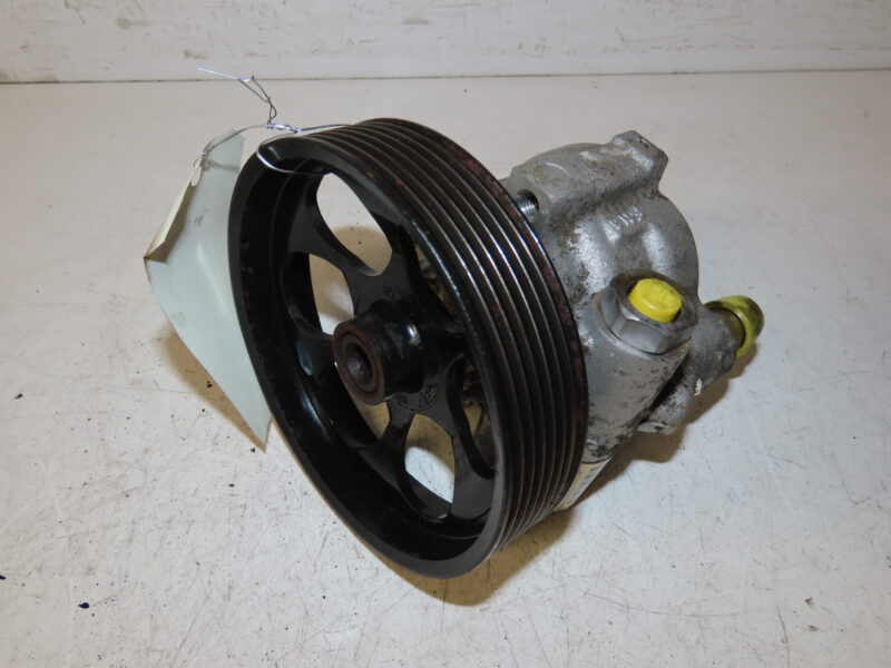 RENAULT-POMPE DIRECTION ASSISTEE