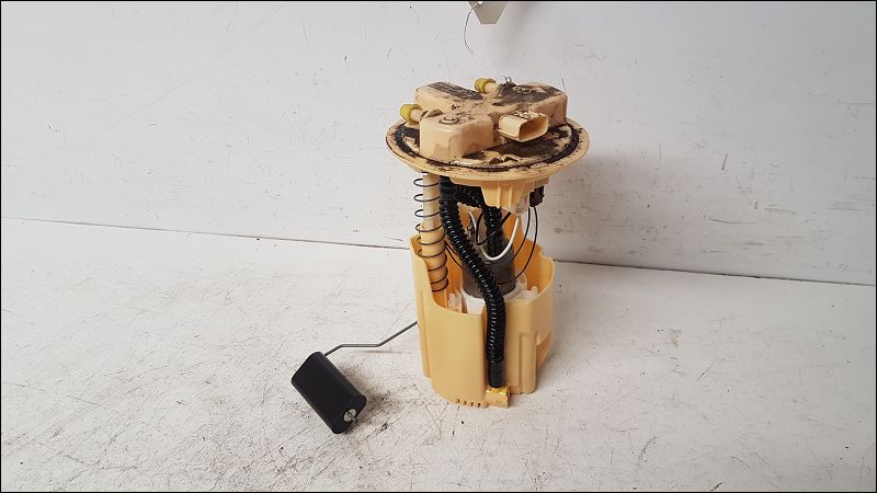 RENAULT-POMPE CARBURANT IMMERGEE