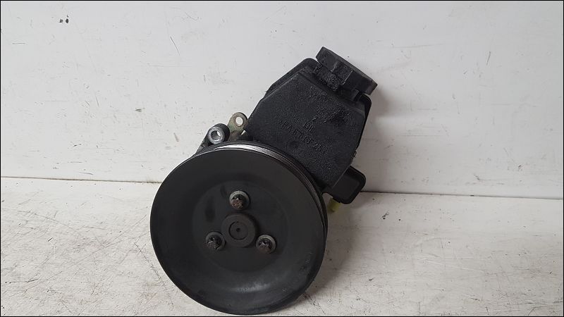 MERCEDES-POMPE DIRECTION ASSISTEE