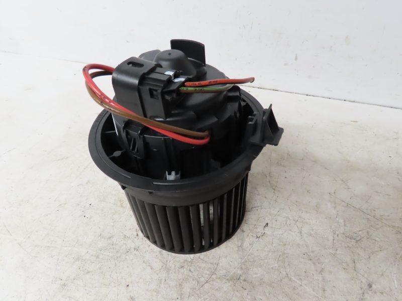 RENAULT-MOTEUR VENTILATEUR CHAUFFAGE