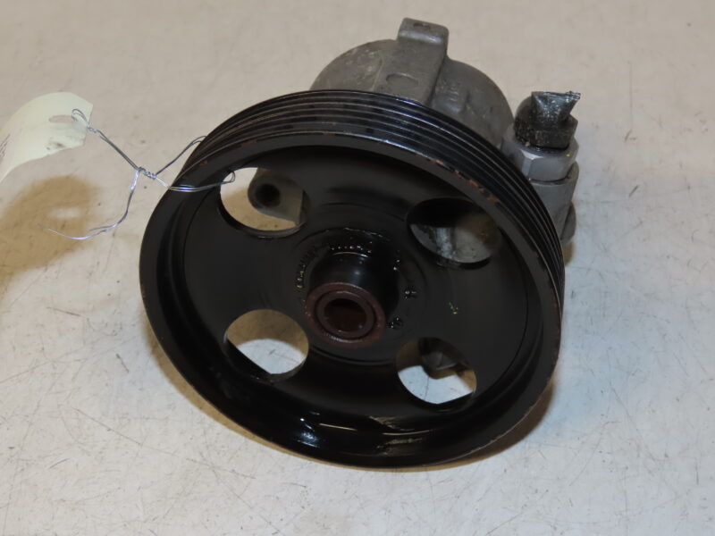 RENAULT-POMPE DIRECTION ASSISTEE