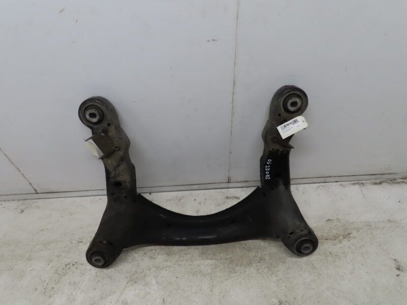AUDI-BERCEAU MOTEUR AV