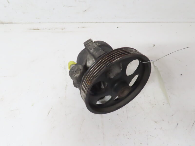 NISSAN-POMPE DIRECTION ASSISTEE