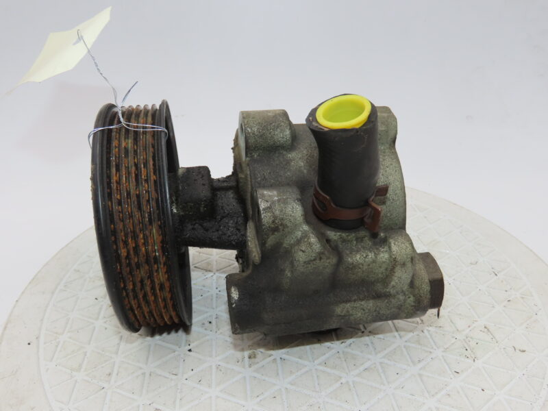 RENAULT-POMPE DIRECTION ASSISTEE