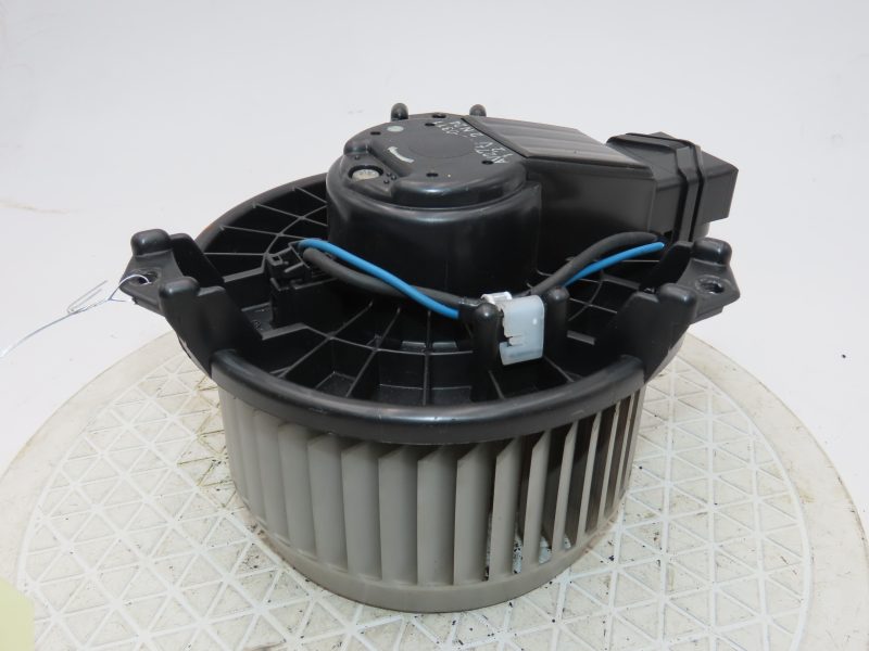TOYOTA-MOTEUR VENTILATEUR CHAUFFAGE