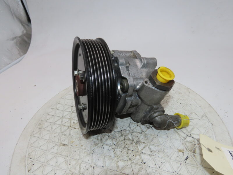 RENAULT-POMPE DIRECTION ASSISTEE
