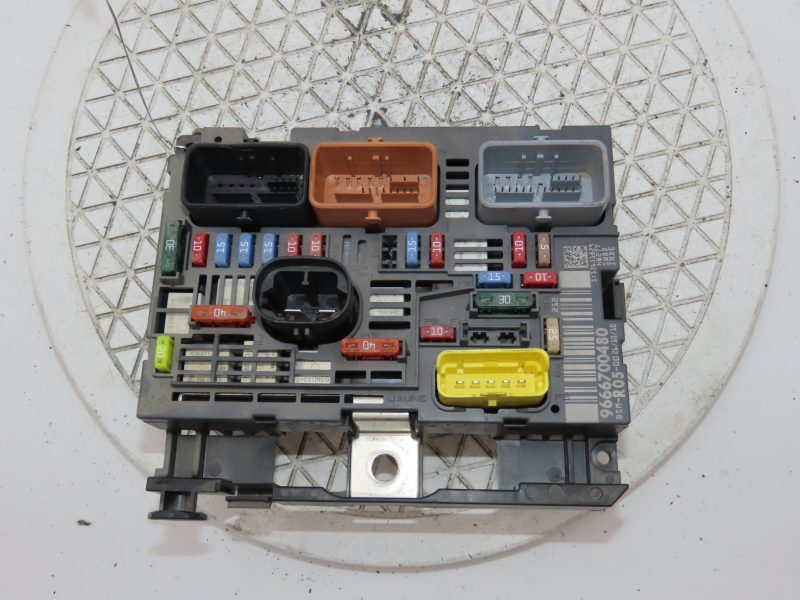 PEUGEOT-BSM (BOITIER SERVITUDE MOTEUR)