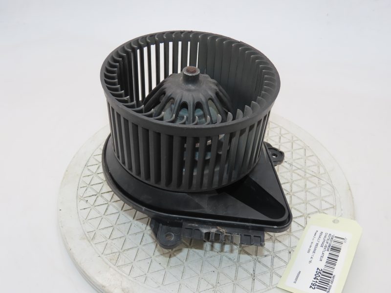 RENAULT-MOTEUR VENTILATEUR CHAUFFAGE