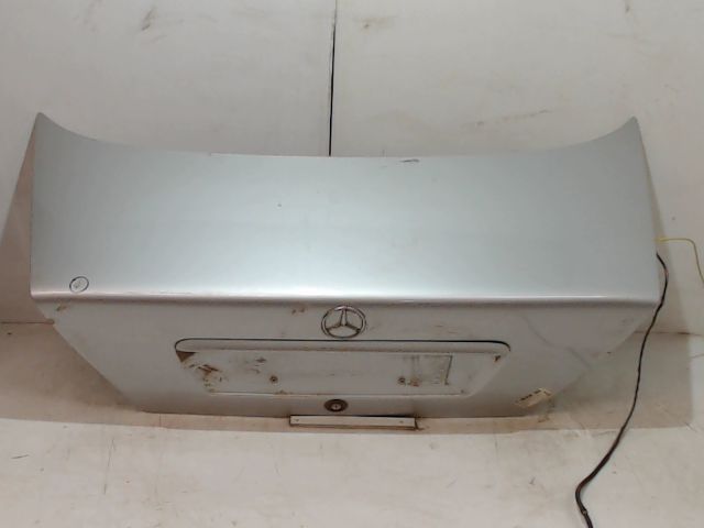 MERCEDES-COFFRE AR
