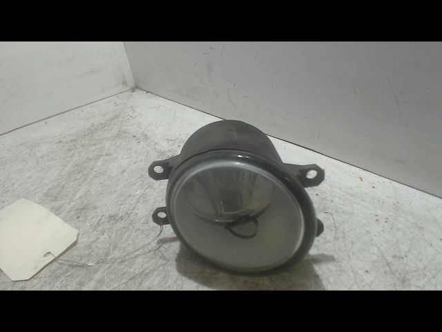 TOYOTA-PHARE ANTIBROUILLARD AVD