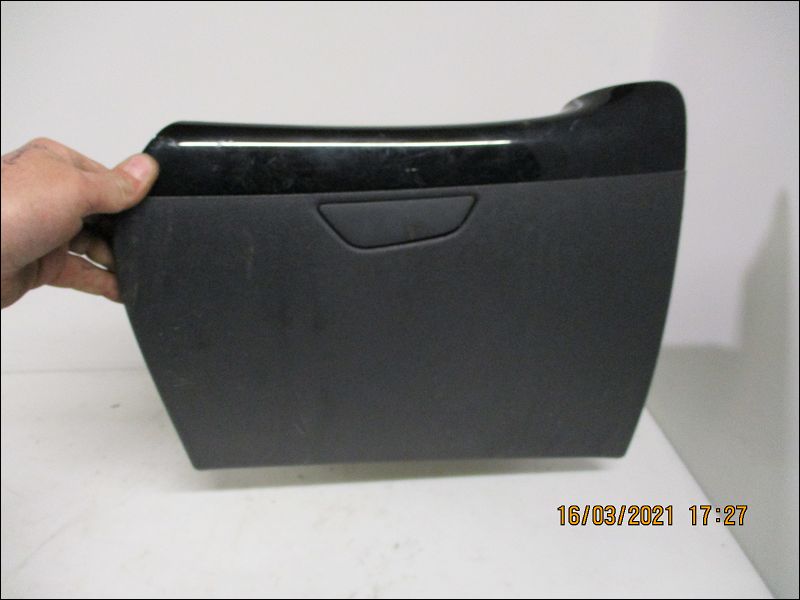 RENAULT-BOITE A GANTS