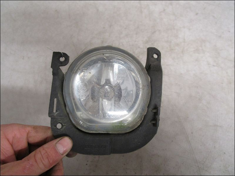 PEUGEOT-PHARE ANTIBROUILLARD AVG