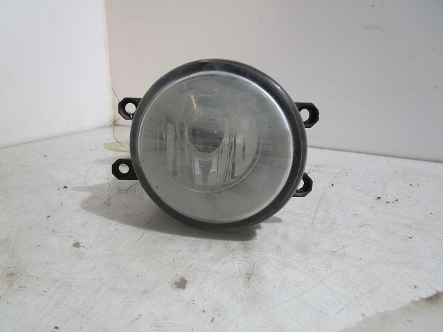 TOYOTA-PHARE ANTIBROUILLARD AVD