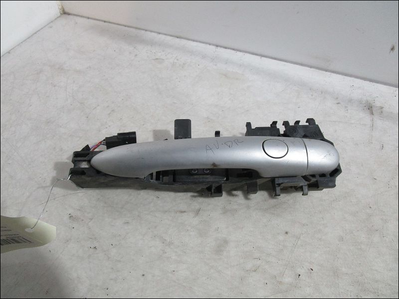 RENAULT-POIGNEE EXT PORTE AVD