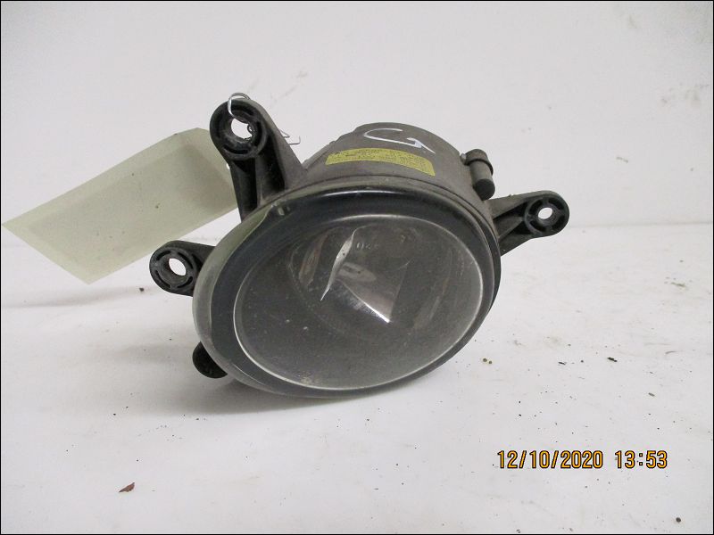 AUDI-PHARE ANTIBROUILLARD AVG