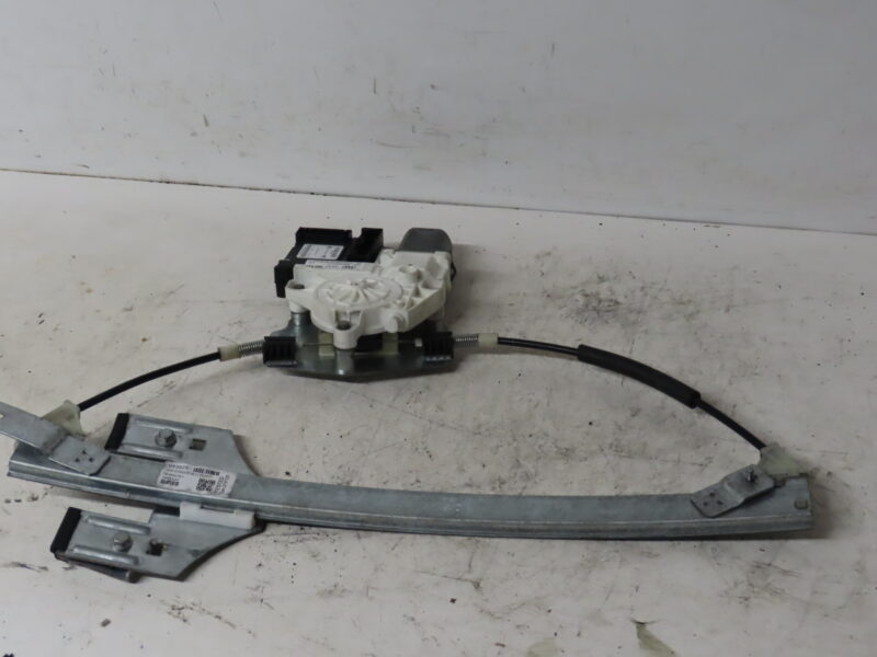 AUDI-MECANISME+MOTEUR LEVE-GLACE ARG