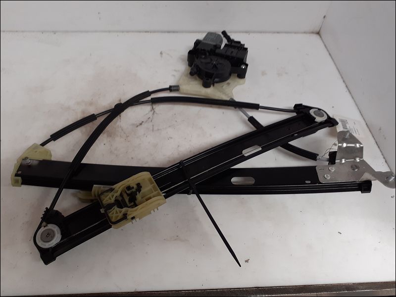 VOLKSWAGEN-MECANISME+MOTEUR LEVE-GLACE AVD