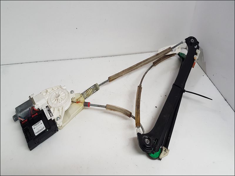 AUDI-MECANISME+MOTEUR LEVE-GLACE AVD