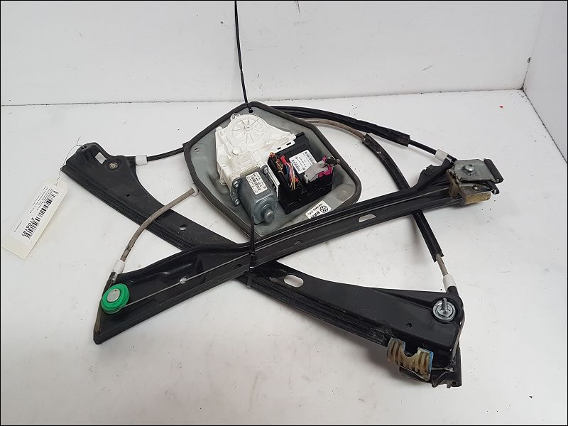 VOLKSWAGEN-MECANISME+MOTEUR LEVE-GLACE AVD
