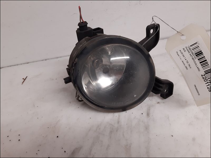 AUDI-PHARE ANTIBROUILLARD AVG
