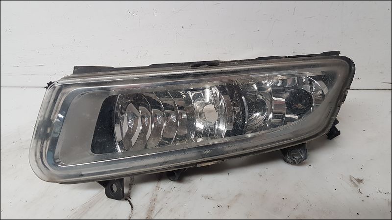 VOLKSWAGEN-PHARE ANTIBROUILLARD AVG