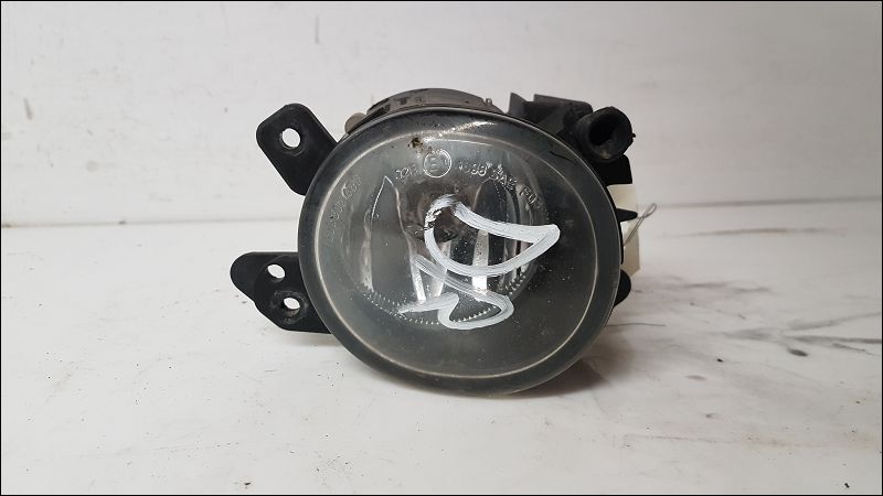 MERCEDES-PHARE ANTIBROUILLARD AVD