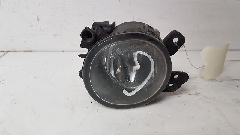 MERCEDES-PHARE ANTIBROUILLARD AVG