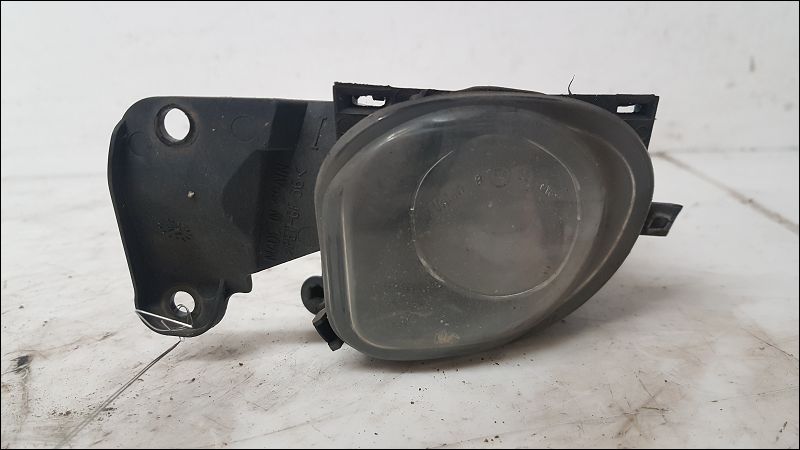 AUDI-PHARE ANTIBROUILLARD AVG