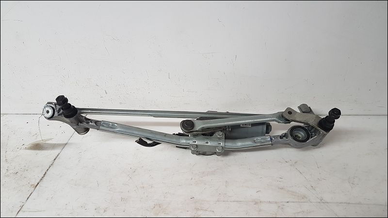B.M.W.-MOTEUR ESSUIE-GLACE AV