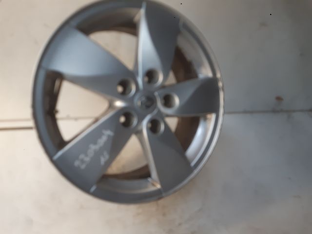 RENAULT-JANTE ALUMINIUM 3