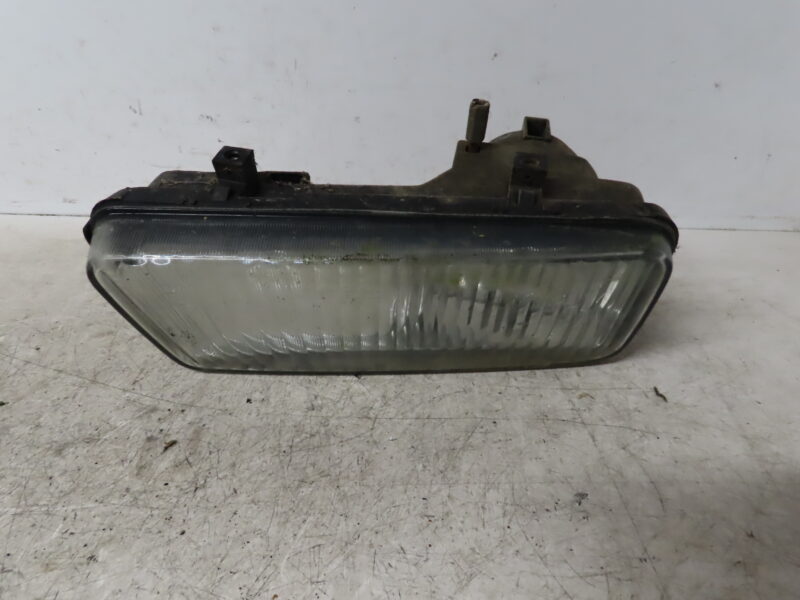 PEUGEOT-PHARE ANTIBROUILLARD AVD