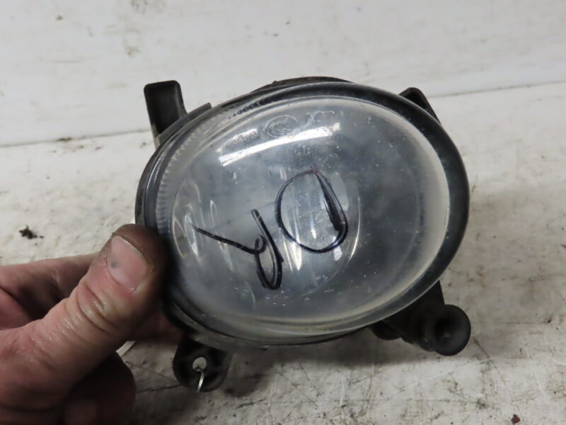 AUDI-PHARE ANTIBROUILLARD AVD