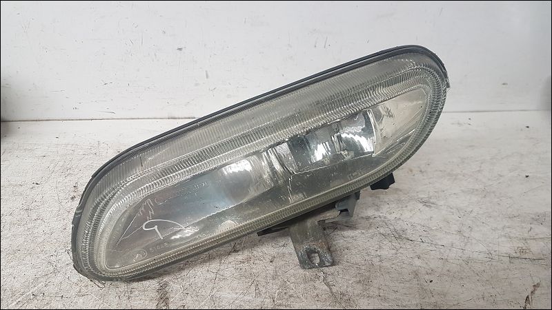 PEUGEOT-PHARE ANTIBROUILLARD AVG