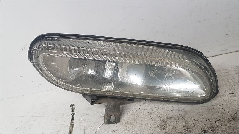 PEUGEOT-PHARE ANTIBROUILLARD AVD