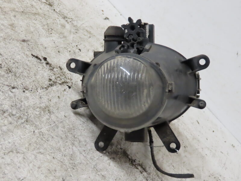 B.M.W.-PHARE ANTIBROUILLARD AVG