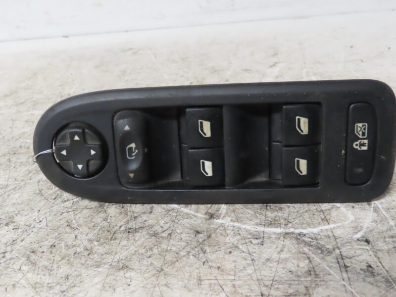 PEUGEOT-COMMANDE LEVE-GLACE PORTE AVG