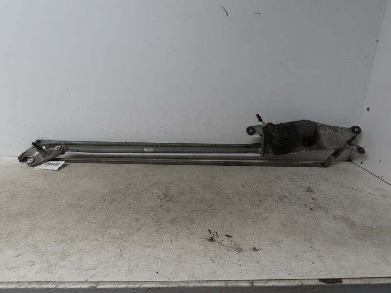 RENAULT-MOTEUR ESSUIE-GLACE AV