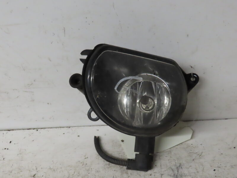 AUDI-PHARE ANTIBROUILLARD AVG