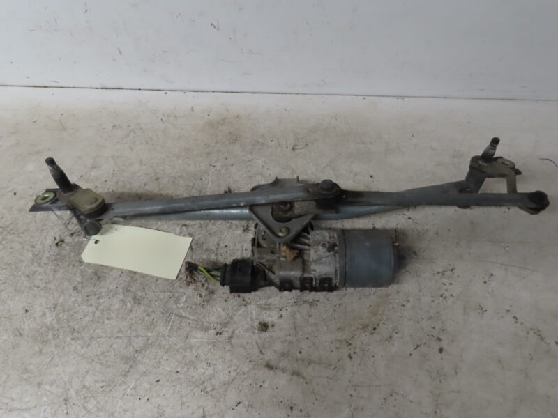 SKODA-MOTEUR ESSUIE-GLACE AV