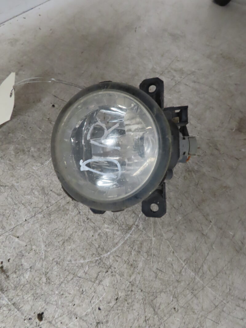 FORD-PHARE ANTIBROUILLARD AVD