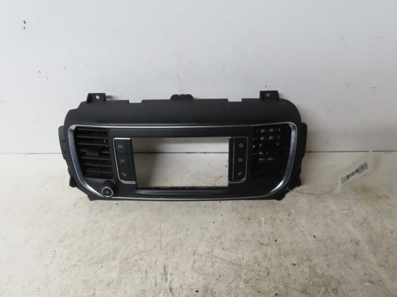 PEUGEOT-CONSOLE
