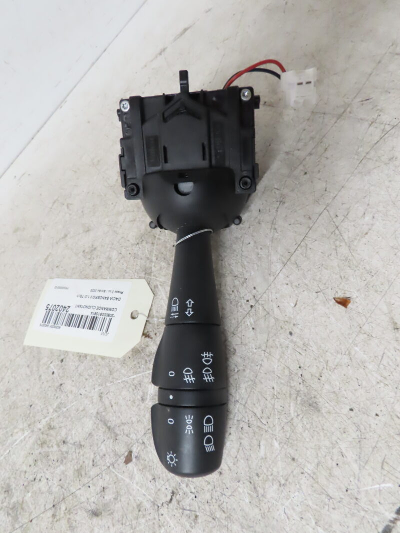 DACIA-COMMANDE CLIGNOTANT