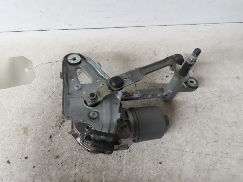 PEUGEOT-MOTEUR ESSUIE-GLACE AV DROIT