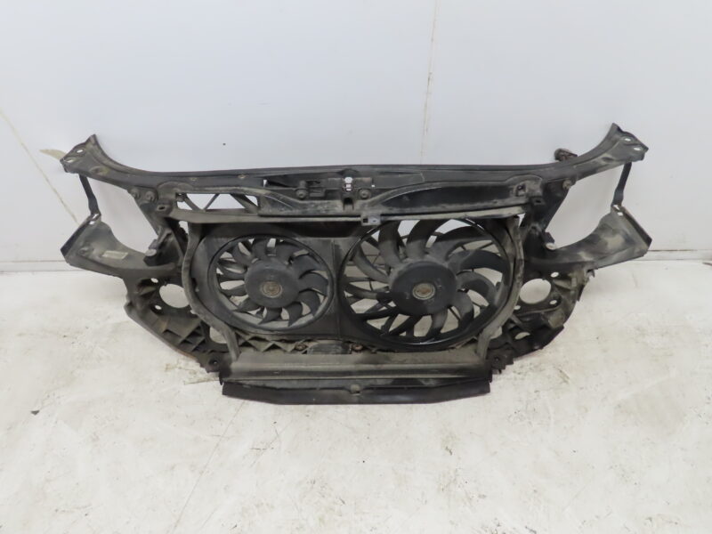 AUDI-FACE AVANT