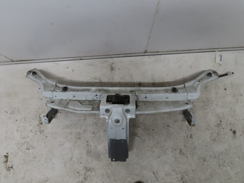 DACIA-TRAVERSE SUP ARMATURE AV