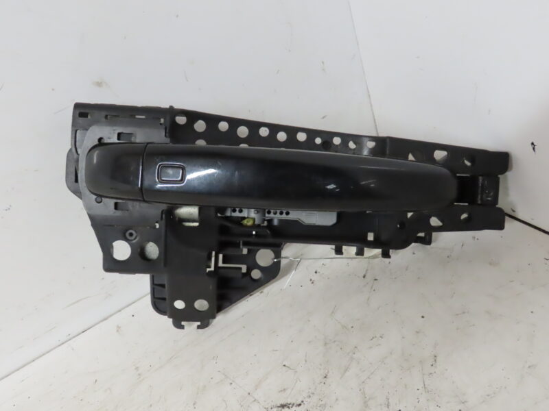 AUDI-POIGNEE EXT PORTE ARD