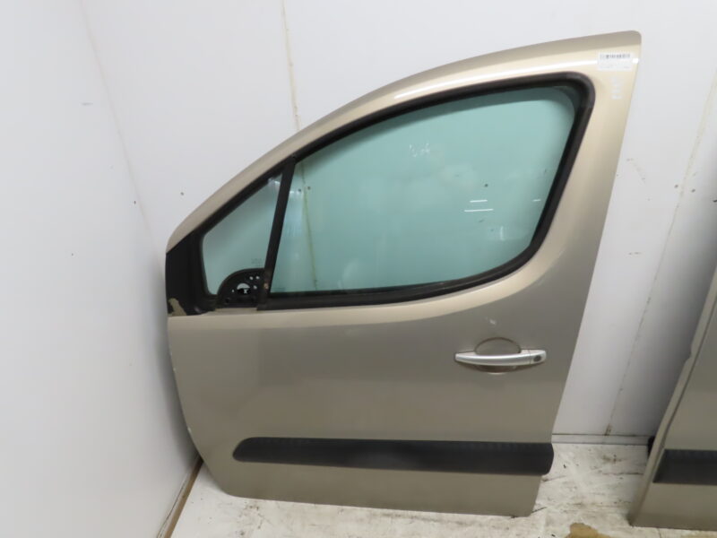 PEUGEOT-PORTE AVG